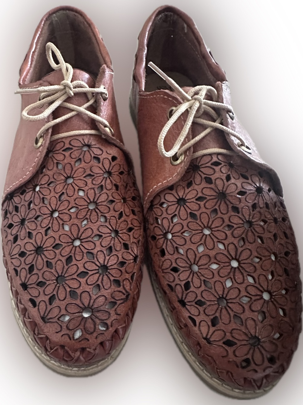 Women's Floral Perforated Lace-Up Oxfords - Brown